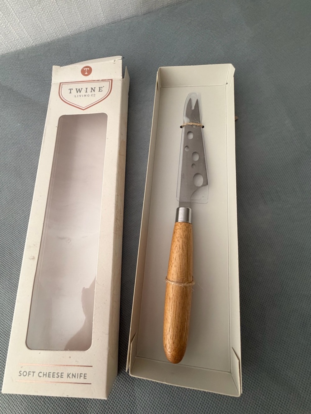 Twine Living Soft Cheese Knife Acacia Wood Stainless Steel New(F150),